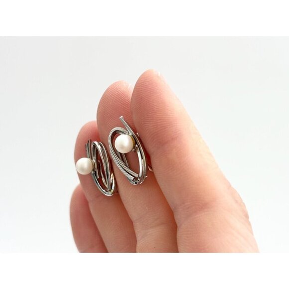 Abatract Modernist Ribbed Screw Back Sterling Faux Pearl Vintage Stud Earrings - Picture 2 of 10